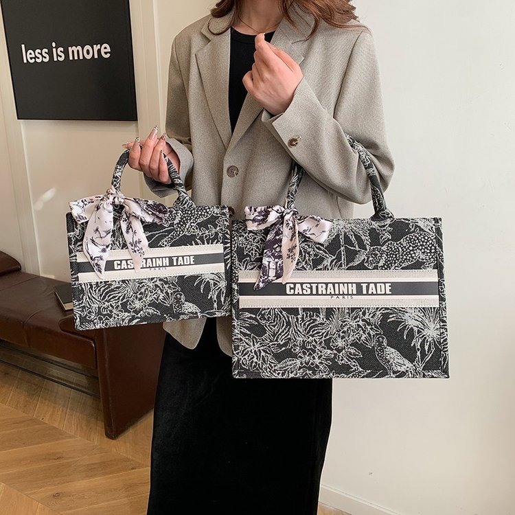 Vintage Fashion In Paris - 高級でおしゃれなヴィンテージデザイナーおむつバッグ、女性用ラグジュアリーレザー大容量エレガントクロスボディバッグ、ミニマリストパリ風