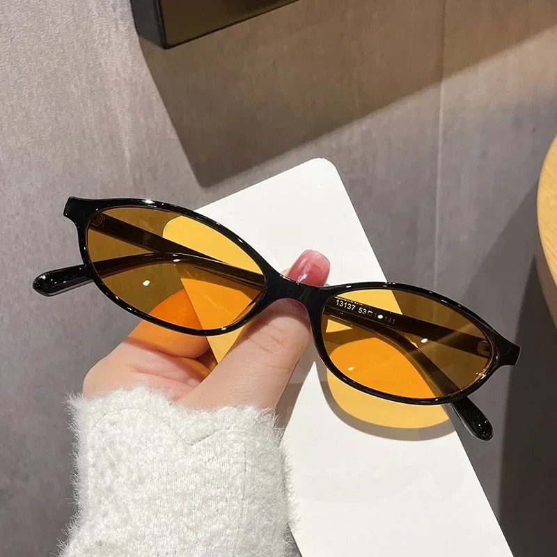 ニューレトロセクシーキャットアイサングラス男女兼用ヴィンテー - Vintage Fashion Glasses のレビューと価格