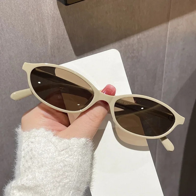 ニューレトロセクシーキャットアイサングラス男女兼用ヴィンテー - Vintage Fashion Glasses のレビューと価格