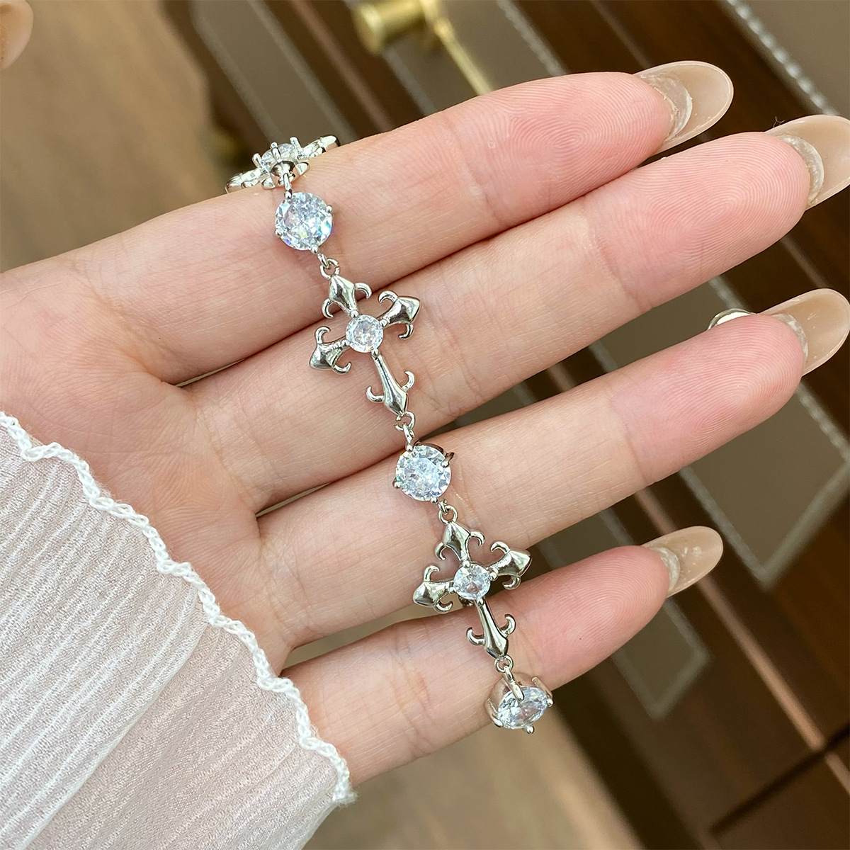 TikTokで流行している、ライトラグジュアリーでヴィンテー - Vintage Fashion Tiktok のレビューと価格
