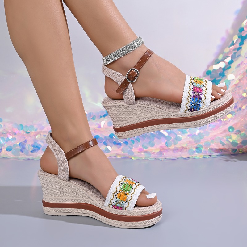 夏のボヘミアンスタイル、編み込みデザインの女性用ヒールミュー - Vintage Fashion Style のレビューと価格