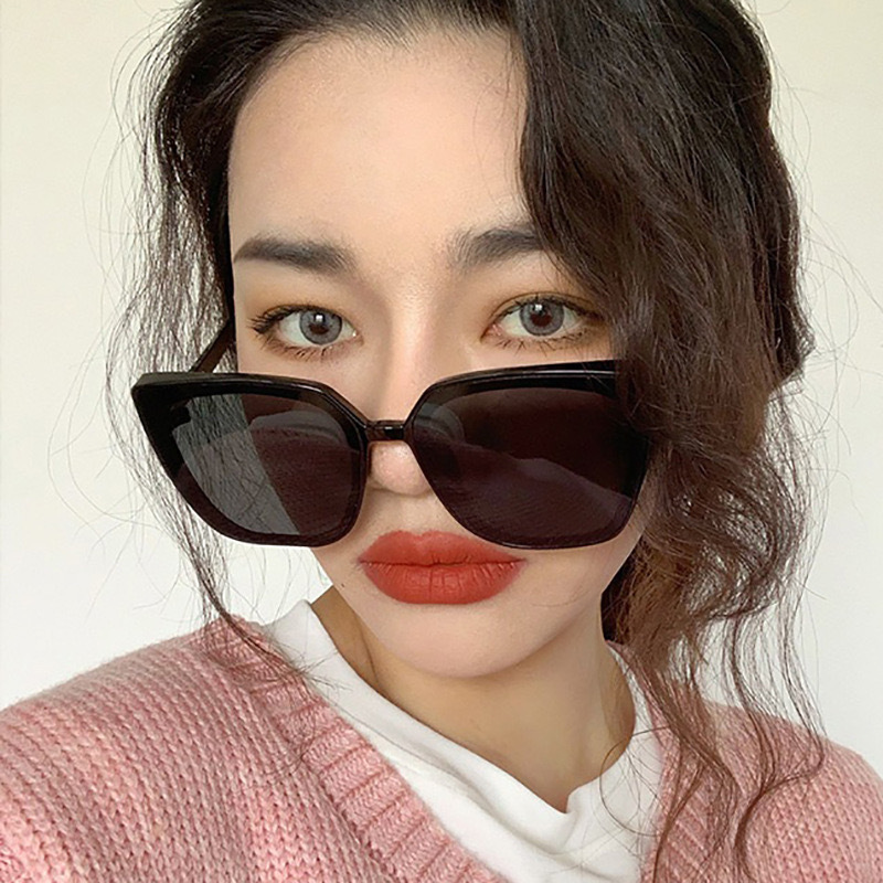ヴィンテージバタフライスクエアサングラス レディース 欧米風 - Vintage Fashion Tiktok のレビューと価格