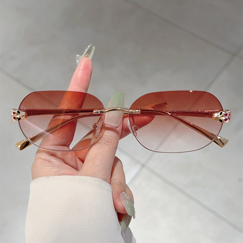 ZXIAC トレンドレトロリムレススクエアサングラス男性女性 - Vintage Fashion Tiktok のレビューと価格