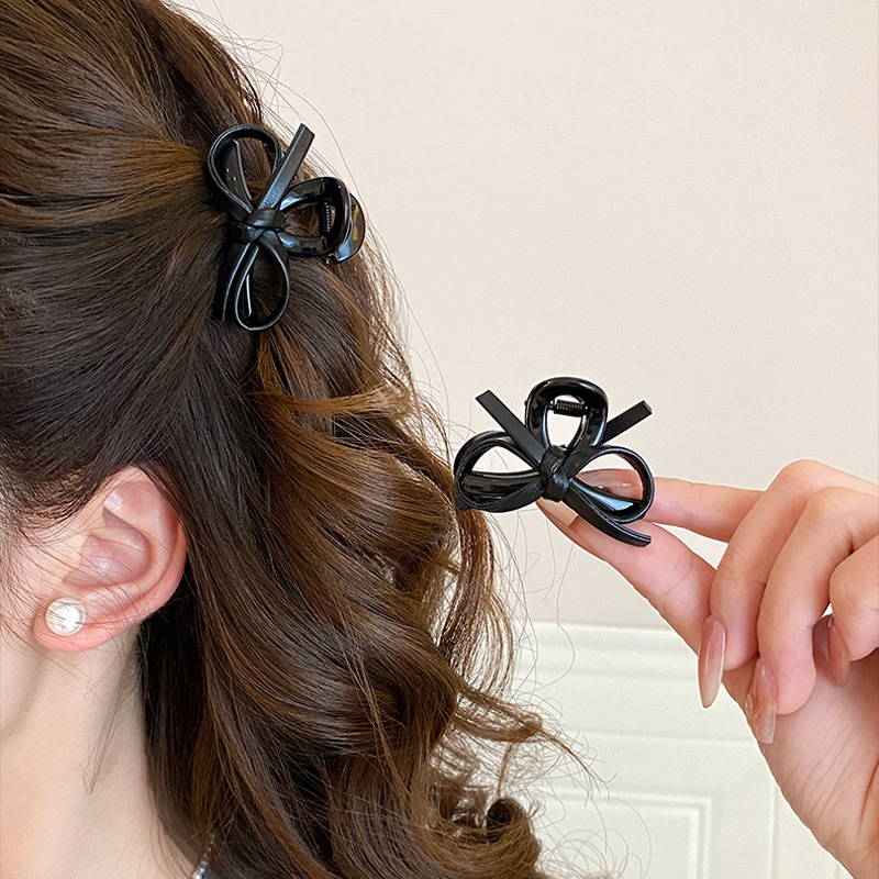 ヴィンテージレザーボウ小さなヘアクロー女性女の子のための甘い - Vintage Fashion Ornaments のレビューと価格